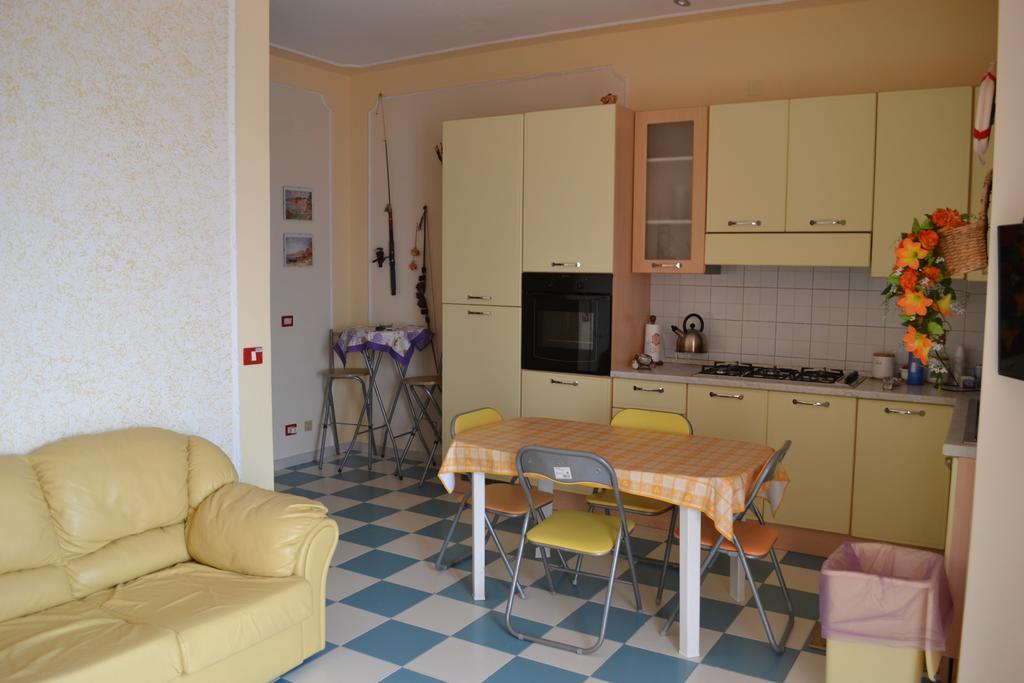 Casa Vacanze Dei Navigatori On The Sea Pontecagnano Faiano Exterior foto