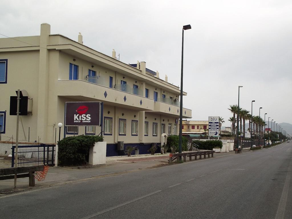Casa Vacanze Dei Navigatori On The Sea Pontecagnano Faiano Exterior foto